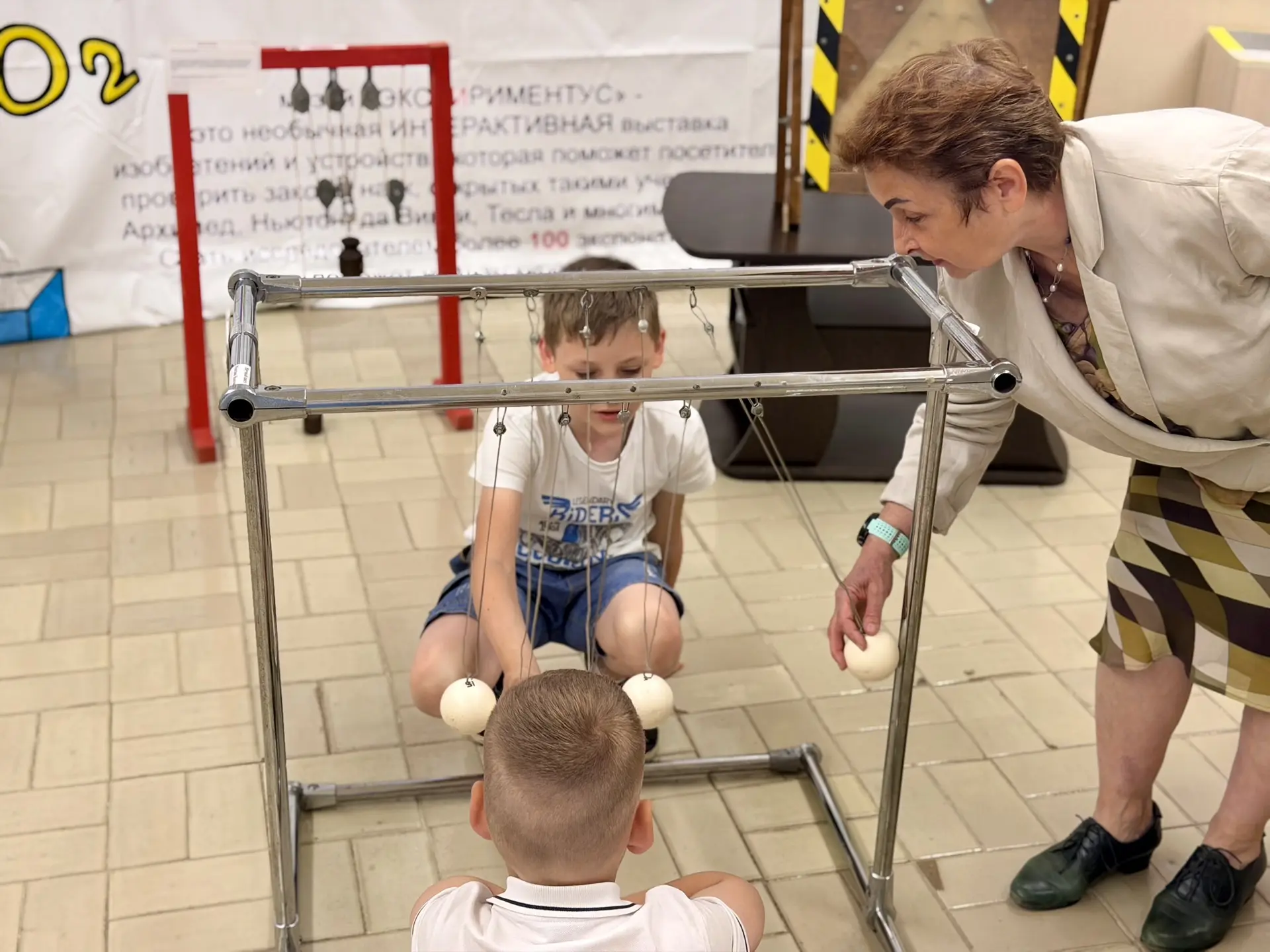 А мы продолжаем экспериментировать на выставке «ЭКСПИРИМЕНТУС» в Музейно - вставочном центре. 😍

Вы