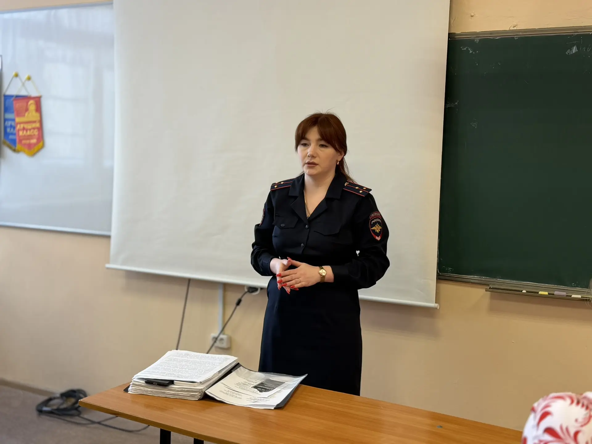 Сегодня в нашем Центре образования №35 состоялась важная и актуальная встреча.  Инспектор ОДН отдела