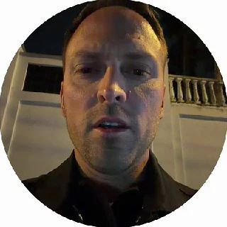 Блогер, фитнес-тренер Алексей Столяров попал в ДТП на Рублевке. Он и его жена Вера Бонд...
