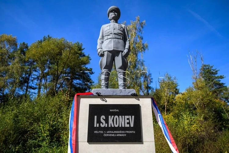 🪖 Памятник маршалу Коневу появился на месте боев Красной армии в Словакии