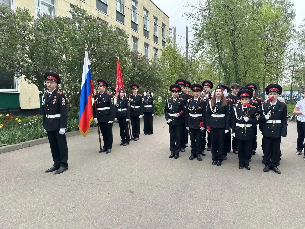 КРАСНЫЕ ГВОЗДИКИ                           🌟В преддверии 81-й годовщины Великой Победы, в рамках гор