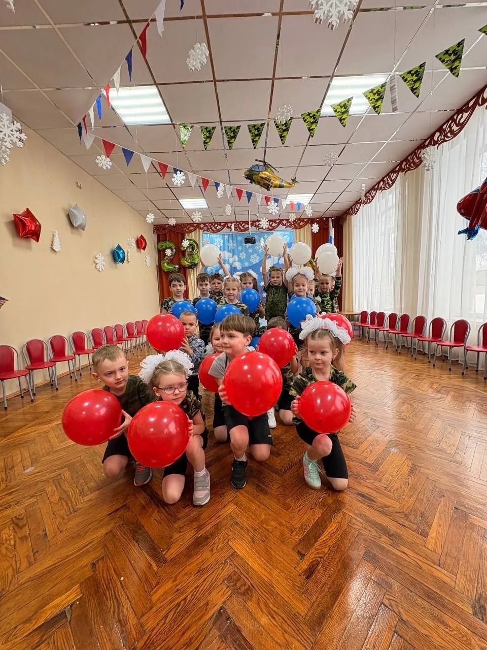 Папы в гостях у «Непосед»!👨👧👦
В нашей группе «Непоседы» сегодня было особенно шумно и весело! Мы 