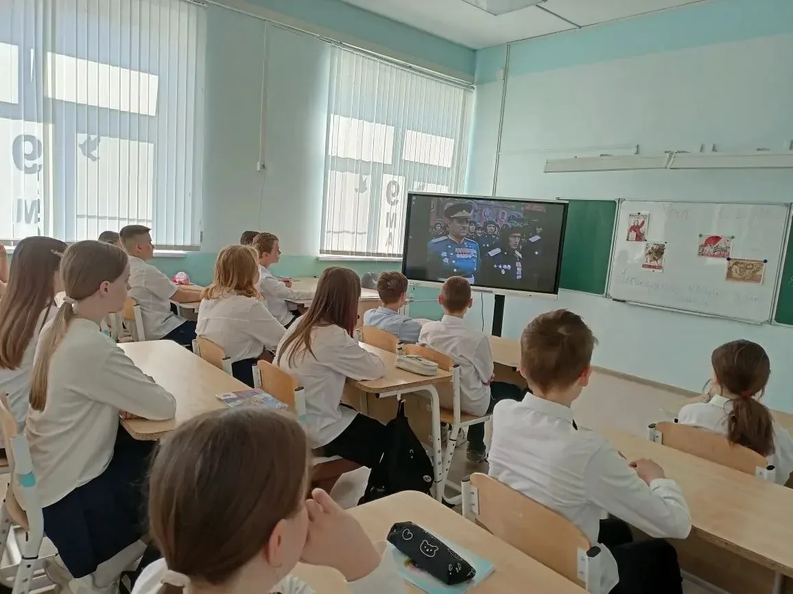 В МБОУ ЦО №58 «Поколение будущего» прошел Всероссийский урок «День Победы», посвящённый сохранению и