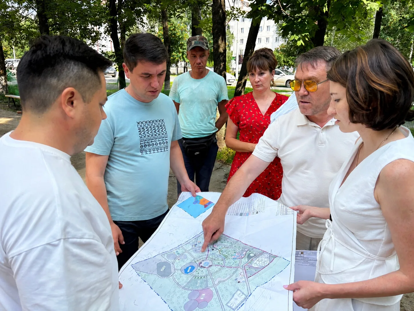 Городской парк меняет свой стиль.

Сегодня ознакомились с ходом благоустройства. Общая концепция - «