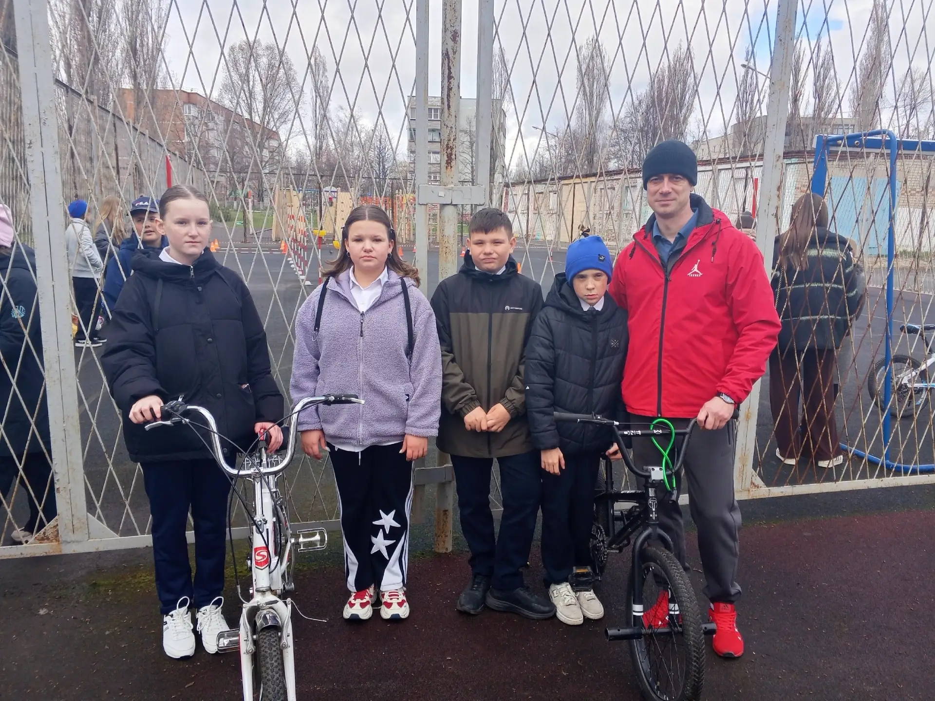 🚴‍♂️ «Безопасное колесо» — проверка знаний и навыков 15 апреля прошли соревнования по правилам вожде