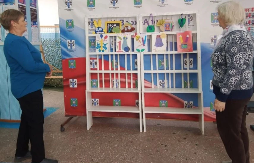 🖼 1 сентября в Верх-Алеусском сельском Доме культуры прошла выставка "Утро школьное, з...