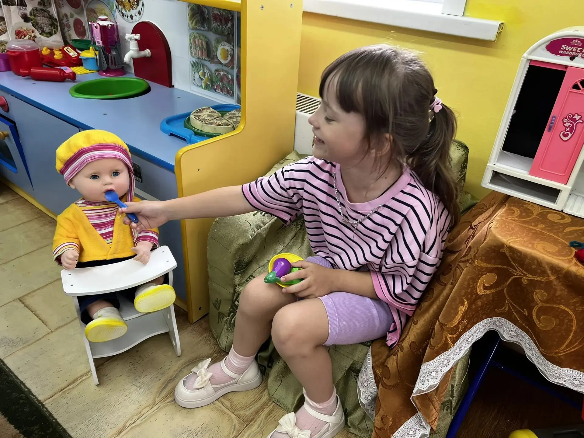 В нашем детском саду сегодня царила особая атмосфера тепла и домашнего уюта. В честь Дня братьев и с