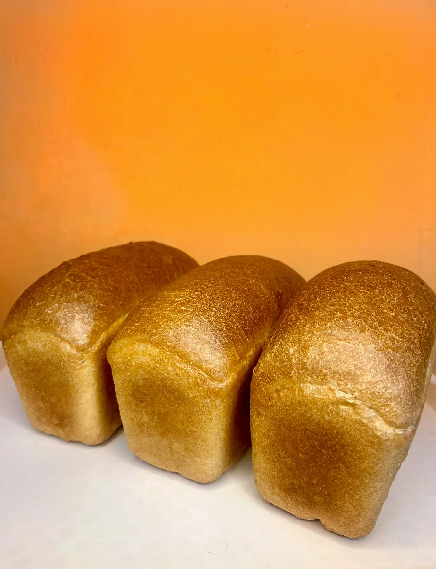 Хотим начать знакомство с нашими хлебами! 
Хлеба ручной работы 🍞
✅Чистый состав 
Приглашаем ценител