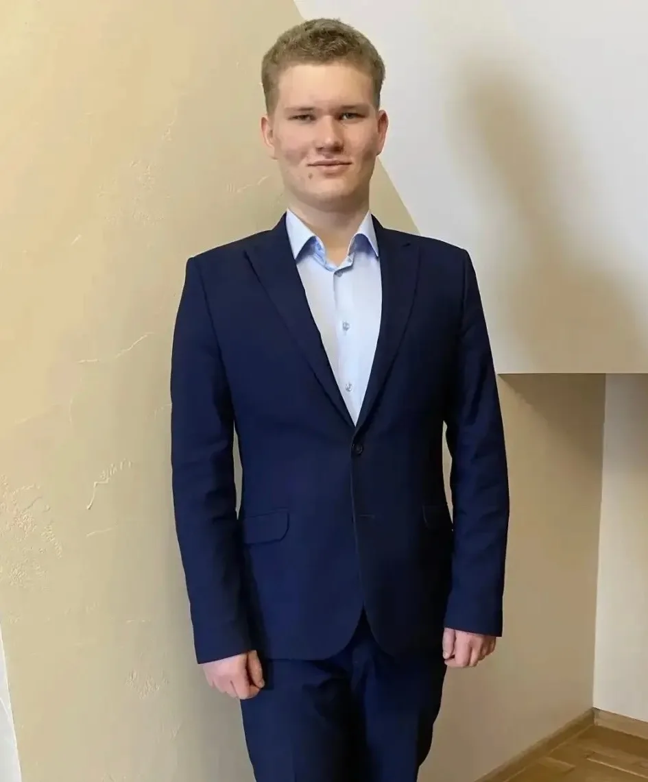 🎉💯 Поздравляем Кукушкина Никиту, ученика 11Б класса с блестящим результатом на ЕГЭ по физике — 100