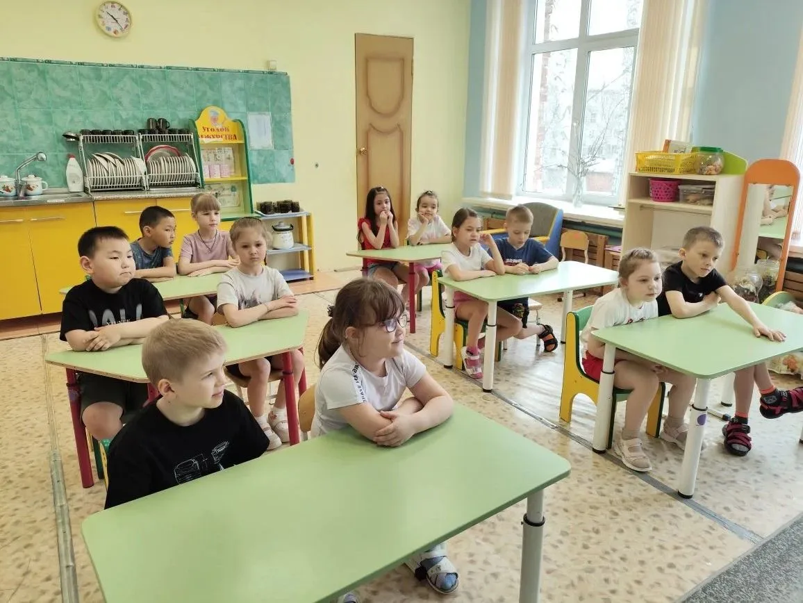 Ребята группы "Ромашка", продолжали формировать навыки безопасности