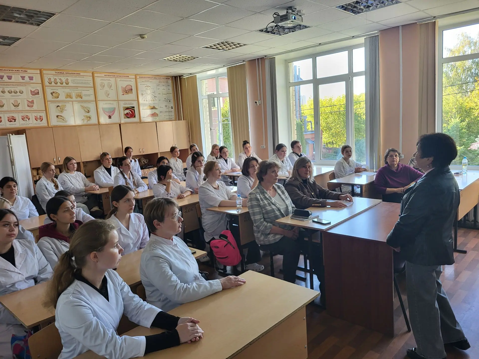 👶 Состоялась учебно-исследовательская конференция, посвящённая Дню беременных и Дню ма...