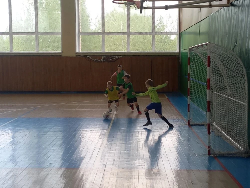 ⚽️13 мая в спортивном комплексе «Кристалл» состоялась товарищеская встреча по мини-футб...