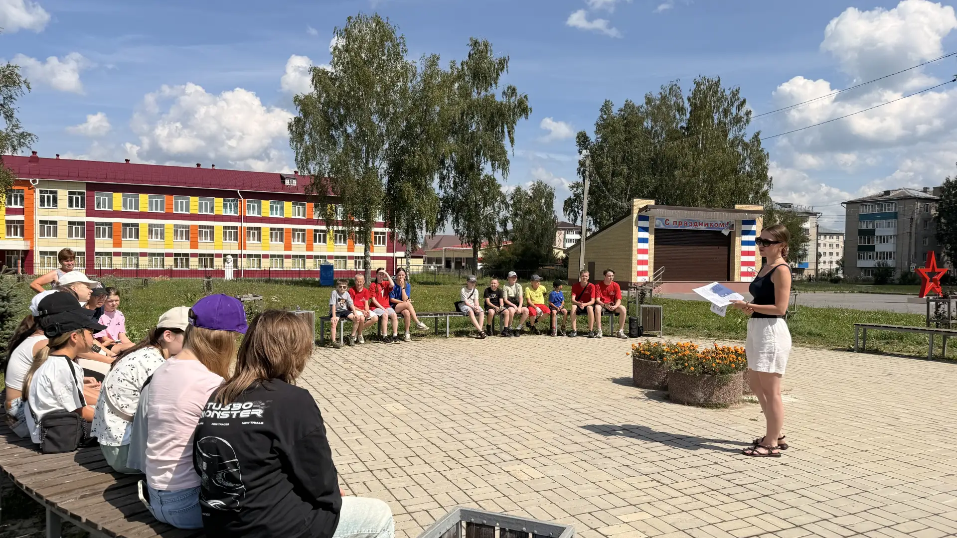 Лето с пользой и заботой о здоровье 

Активисты первичного отделения школы №3 п. Советский продолжаю