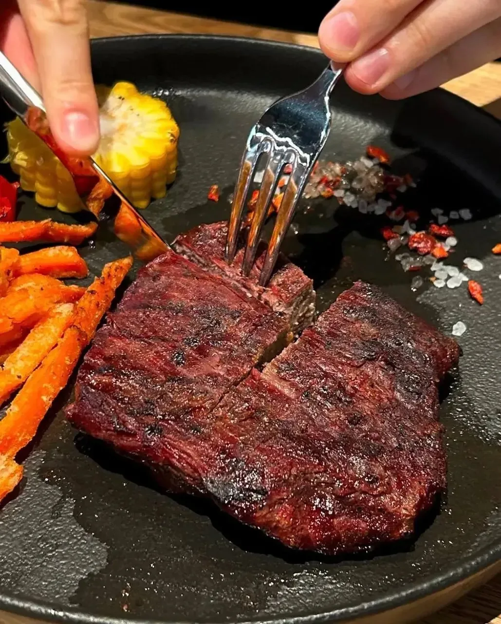 🤩 Безлимит на еду в The Бык теперь стоит 888 ₽