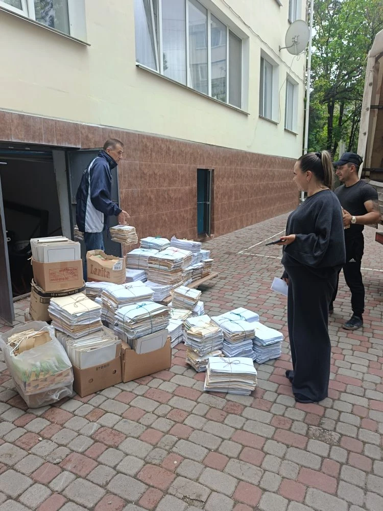 Недавно в нашем саду прошла экологическая акция по сбору макулатуры «Сохраняя природу, сохраняешь жи