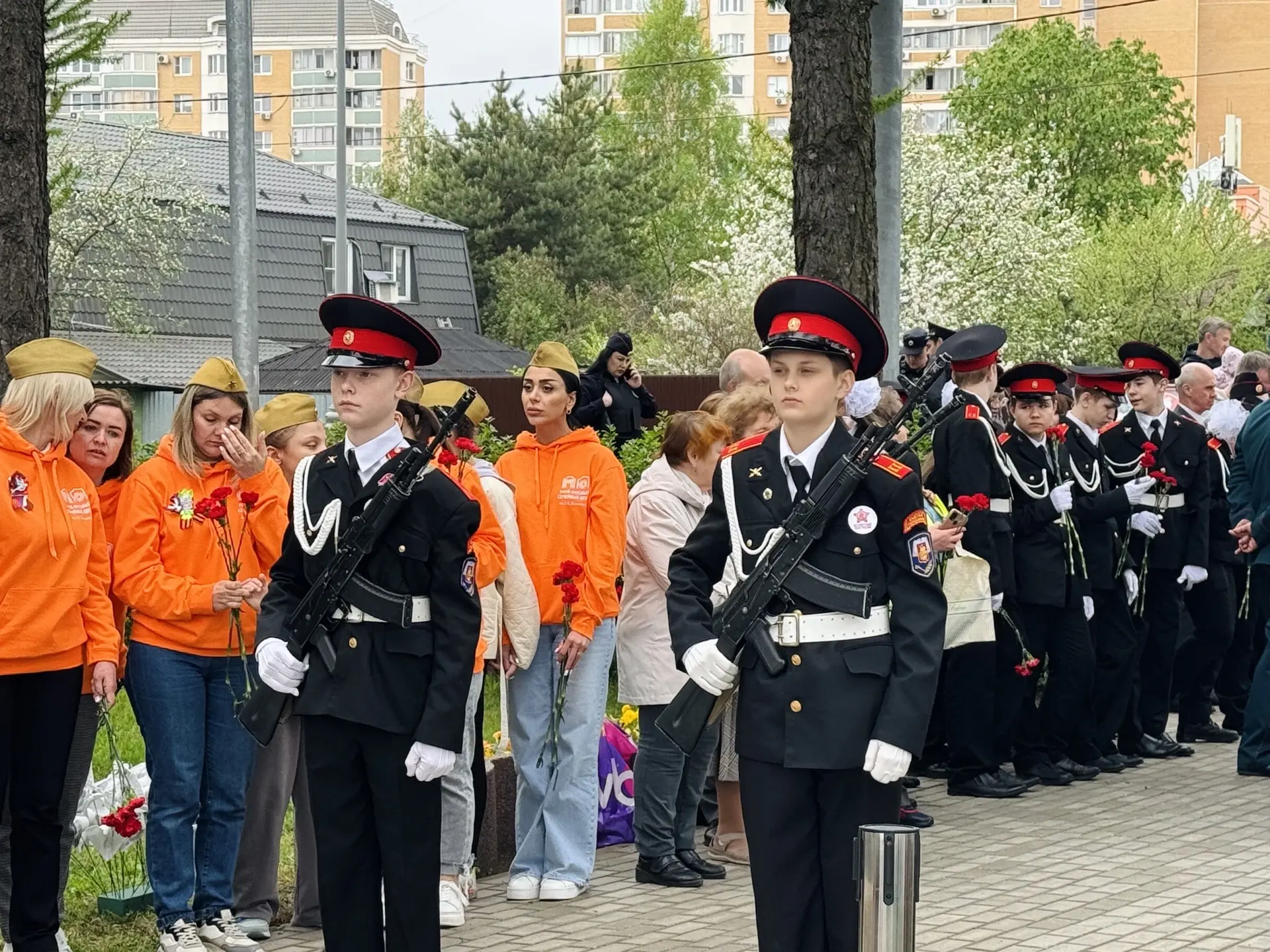 🇷🇺Память, которая живёт в сердце.   8 и 9 мая, по доброй традиции, кадеты-юнармейцы из отряда гварди
