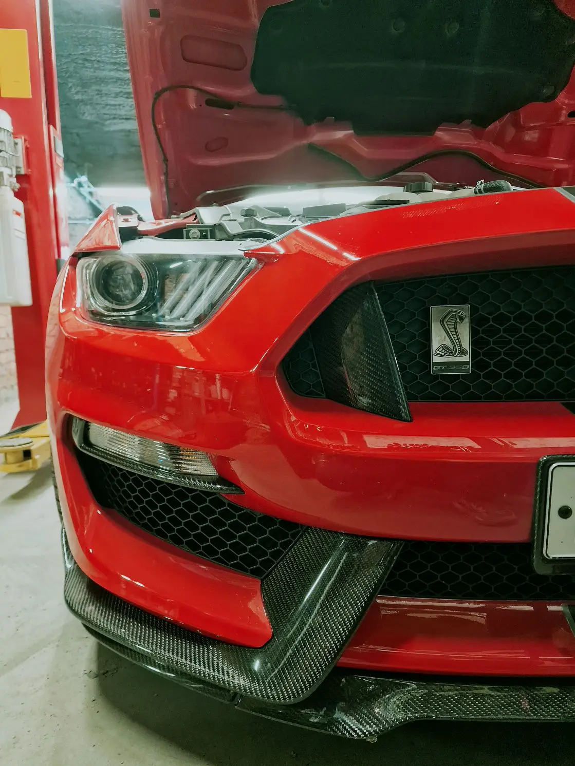 Для замены моторного масла в Ford Mustang GT 350 выбрали AVOL STARK 5W-50 ❤️