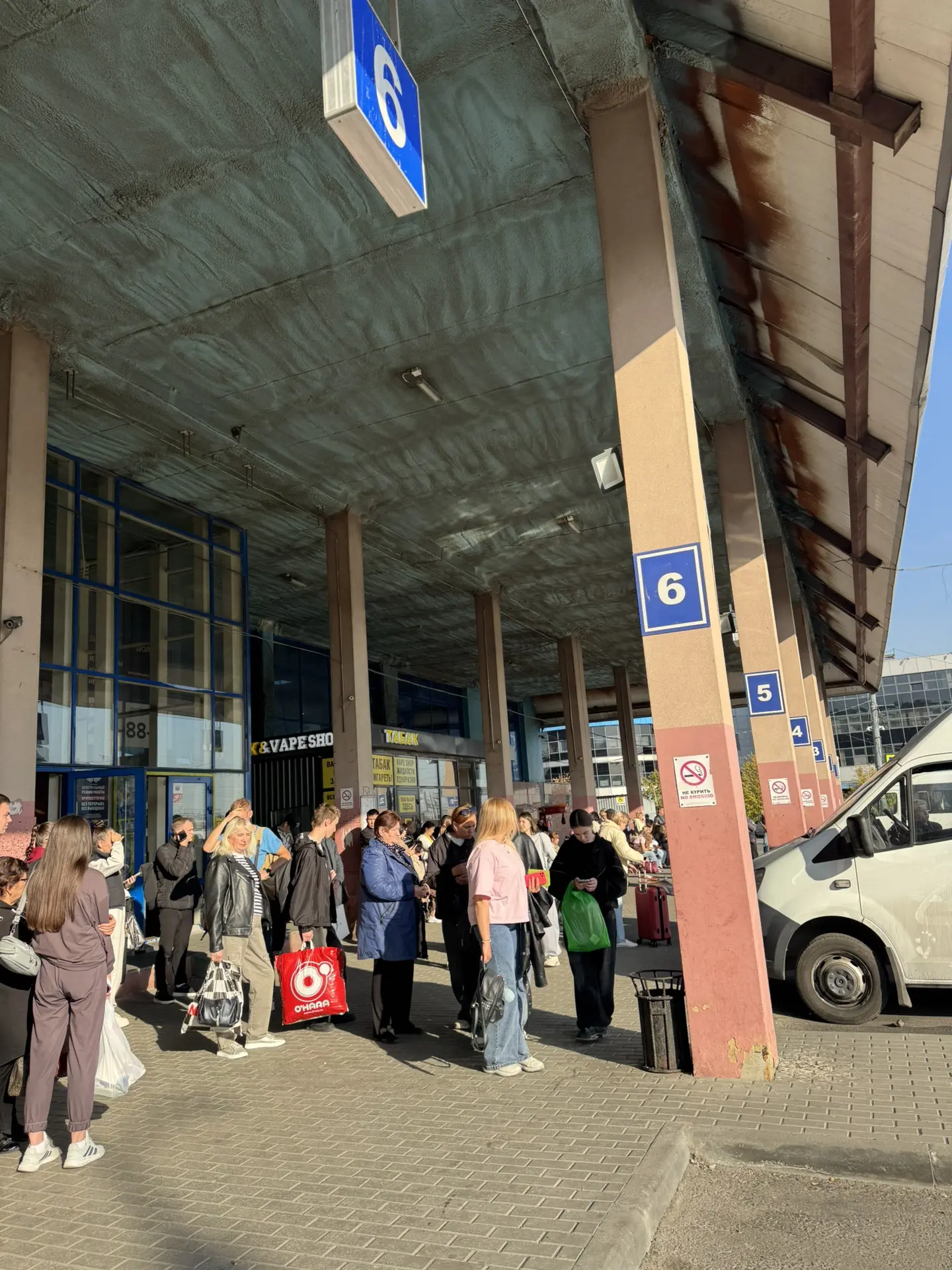 Отработала и рванула на автовокзал🚌Угадаете куда собралась на этот раз? 🤪💃