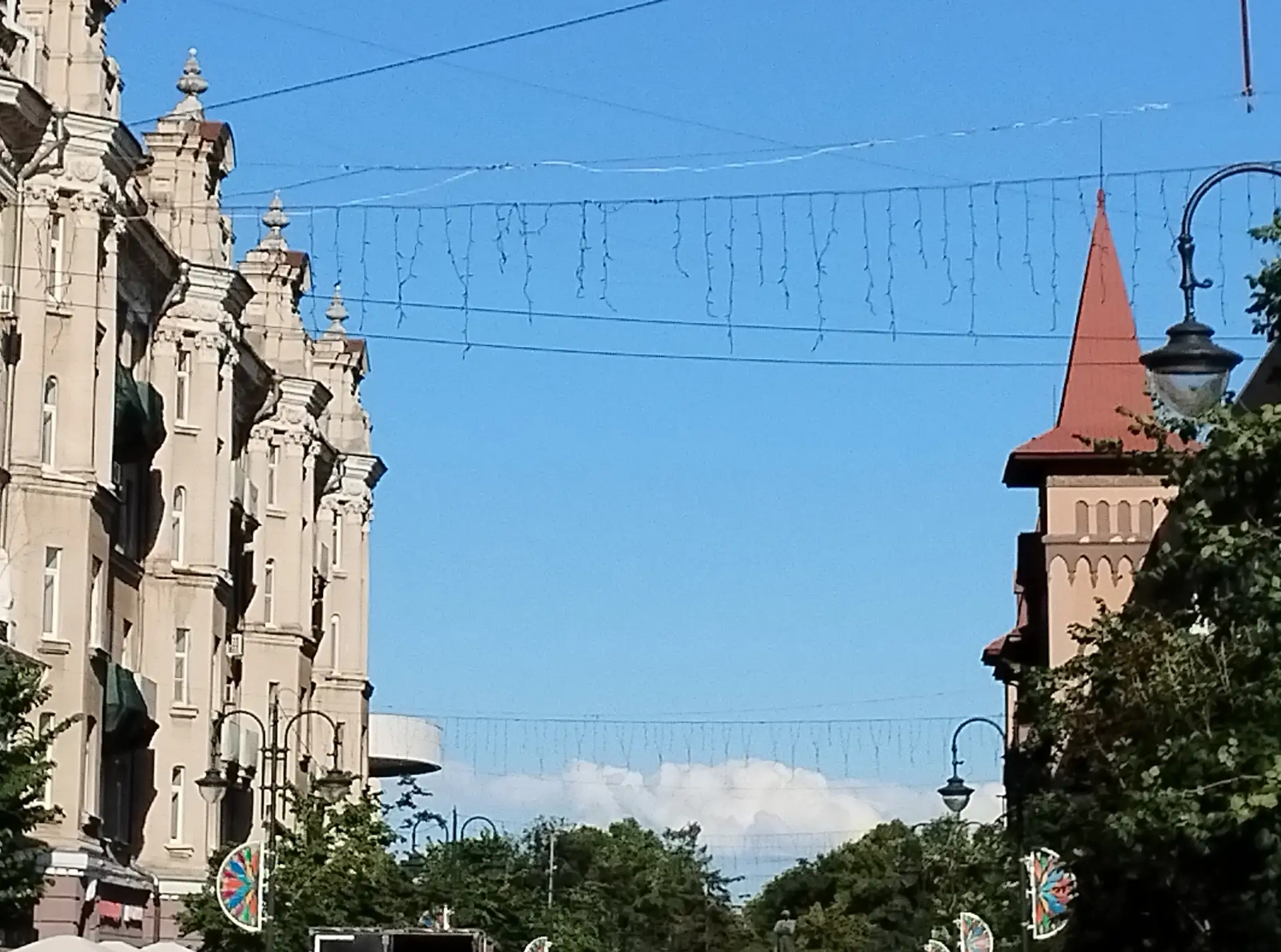 Облачные горы над городом. ☁