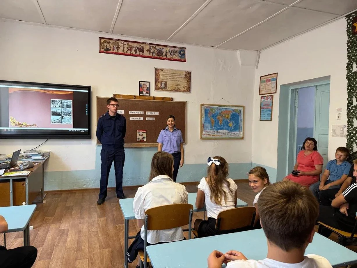 📚Следователями СУ СК России по Запорожской области проведен урок мужества в Приазовски...