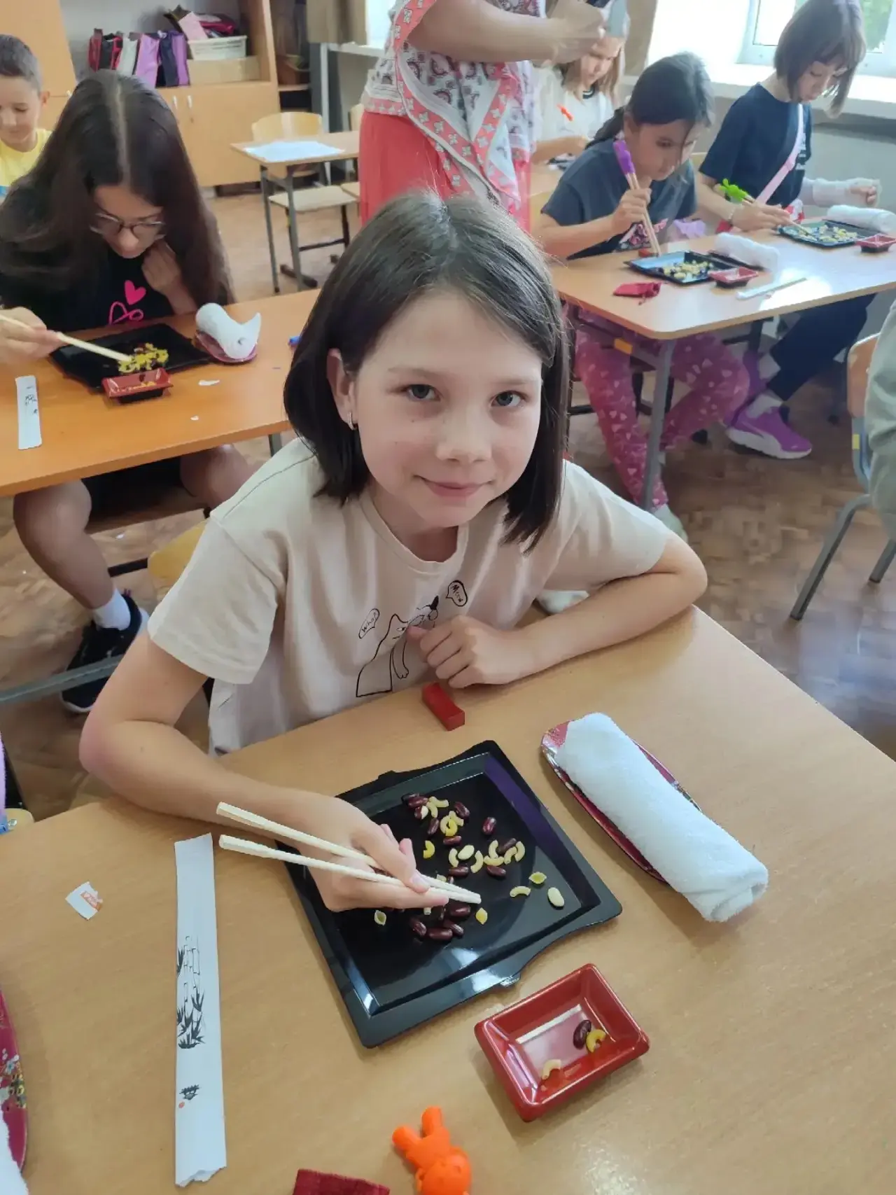 🇯🇵 Путешествие в Японию: как прошёл мастер-класс по столовому этикету!

В нашем пришкольном лагере