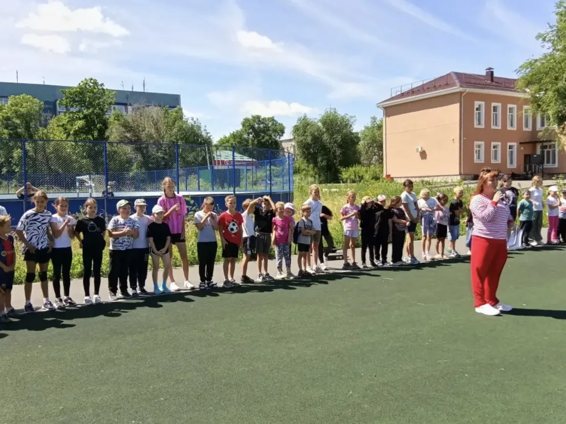🏆 «Смена первых: Время первых» покоряет спортивные вершины! 
⭐Сегодня в нашем пришкольном оздоровит