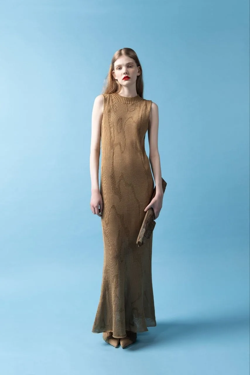 Если вы думали, что все знали про fashion и дерево, то вот пятничная новость: 

🟥 Это платье создан