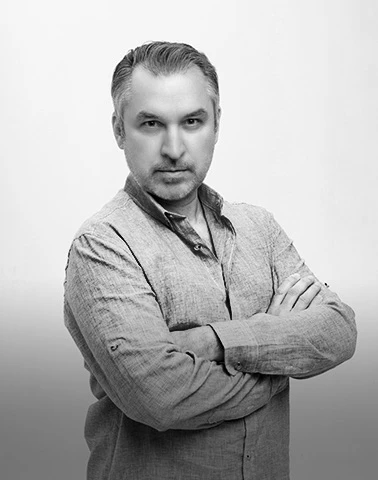 Сегодня мы поздравляем с Днём Рождения актёра Молодежного театра Владимира Захарова 🎉