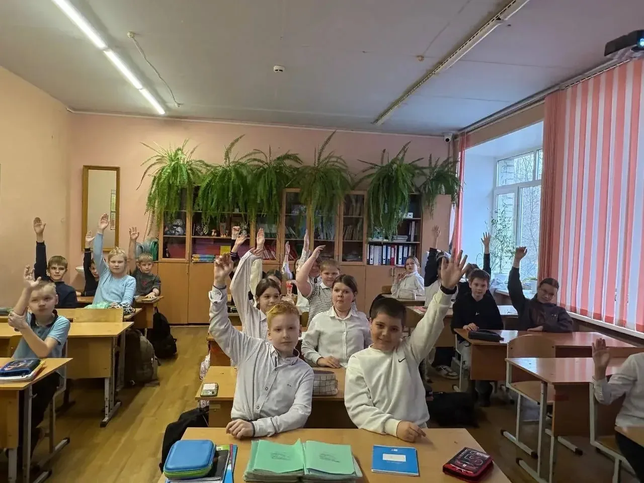 🚀 65 лет триумфа: «Поехали!», которое изменило всё   Ровно 65 лет назад мир замер на 108 минут. Эти 