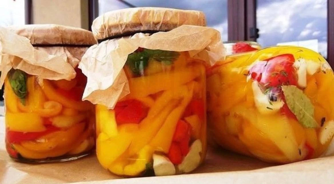 МАРИНОВАННЫЙ БОЛГАРСКИЙ ПЕРЕЦ С КОРНЕМ ХРЕНА