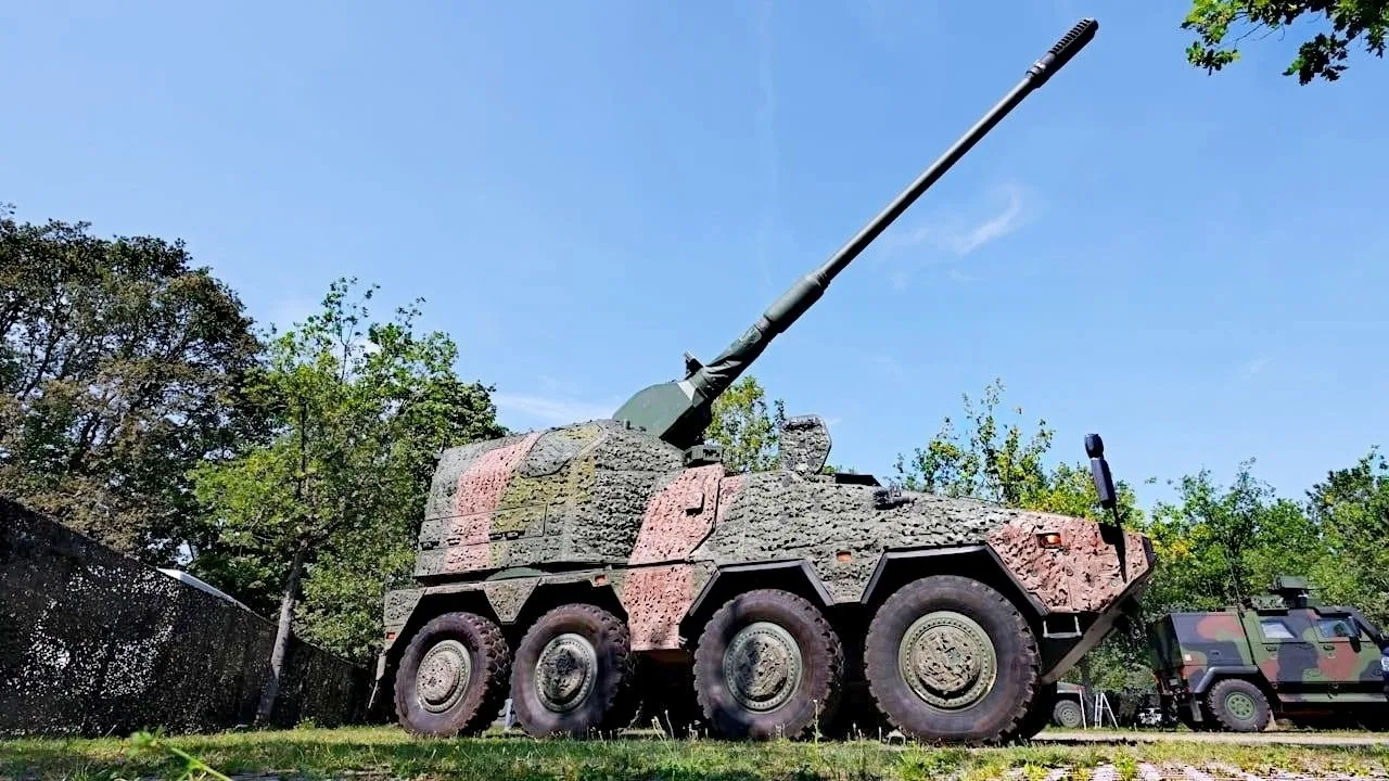 ❗️Министр обороны ФРГ Борис Писториус заявил о поставках немецкой колесной гаубицы RCH ...