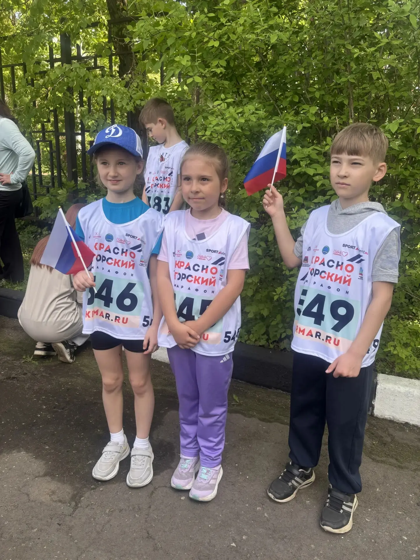1А, 1В и 1Г тоже не остались в стороне, наши юные участники старались со всех сил 🌟🌟🌟