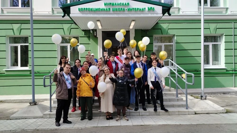 26 мая в нашей школе прозвенел Последний звонок для обучающихся 10д, 10в, 11а, 11б, 12з...