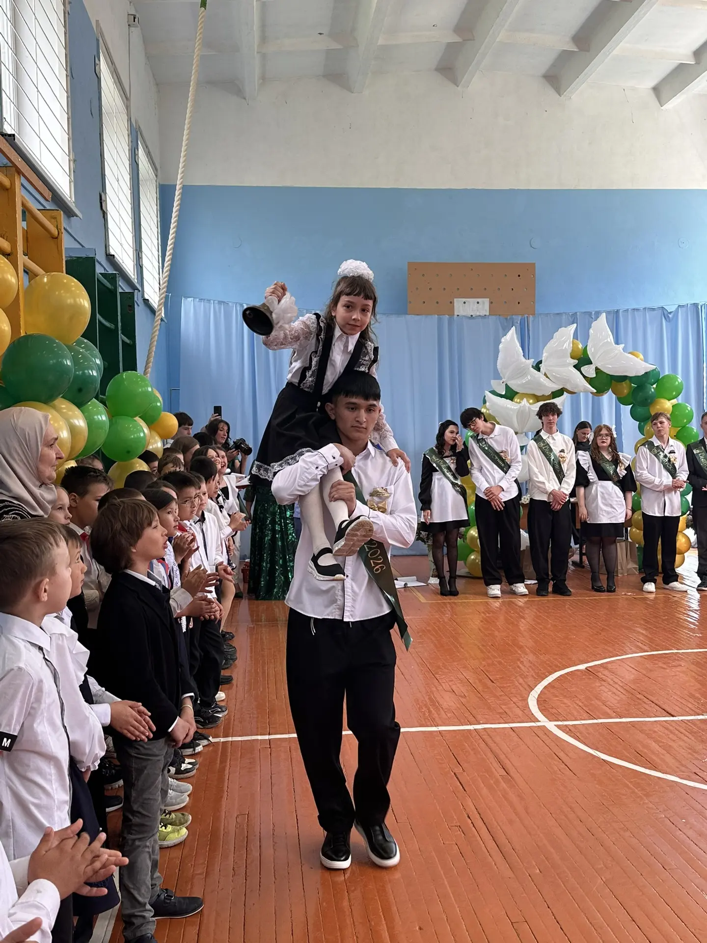 Для наших девятиклассников прозвенел последний звонок — особенный, торжественный и чуть...