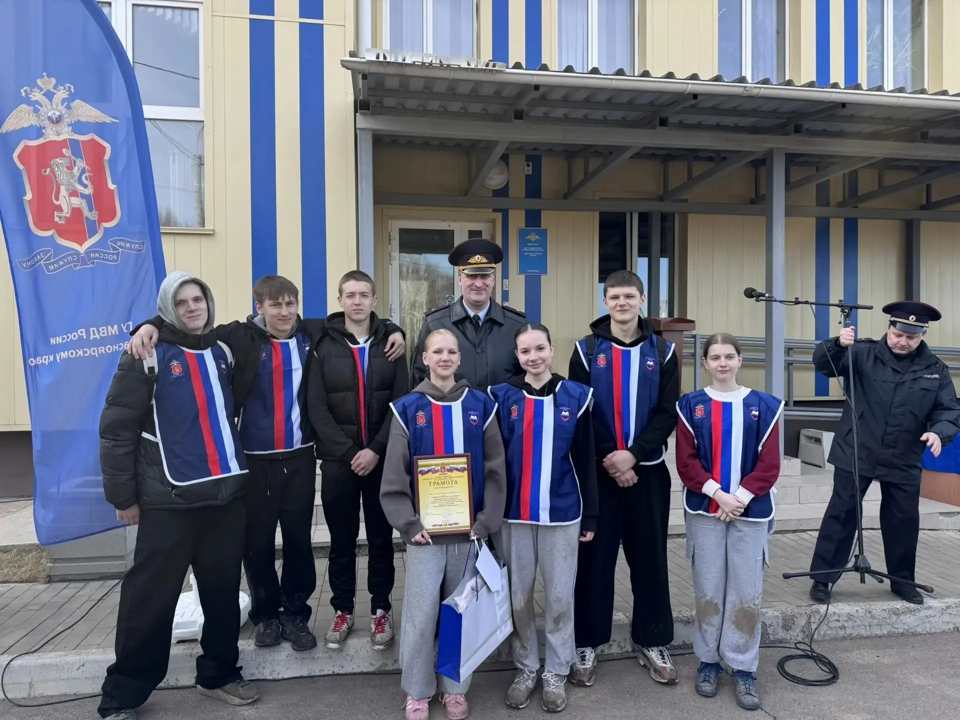 🎯 Точный выстрел, командный дух и связь поколений   В Красноярске на базе Центра кинологической служ