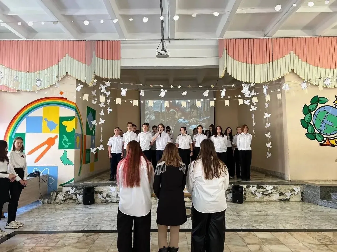 ЗНАКОМСТВО С 9 «К» КЛАССОМ 🎓  Всем привет! В нашей рубрике #знакомствосклассом17 — особенные гости. 