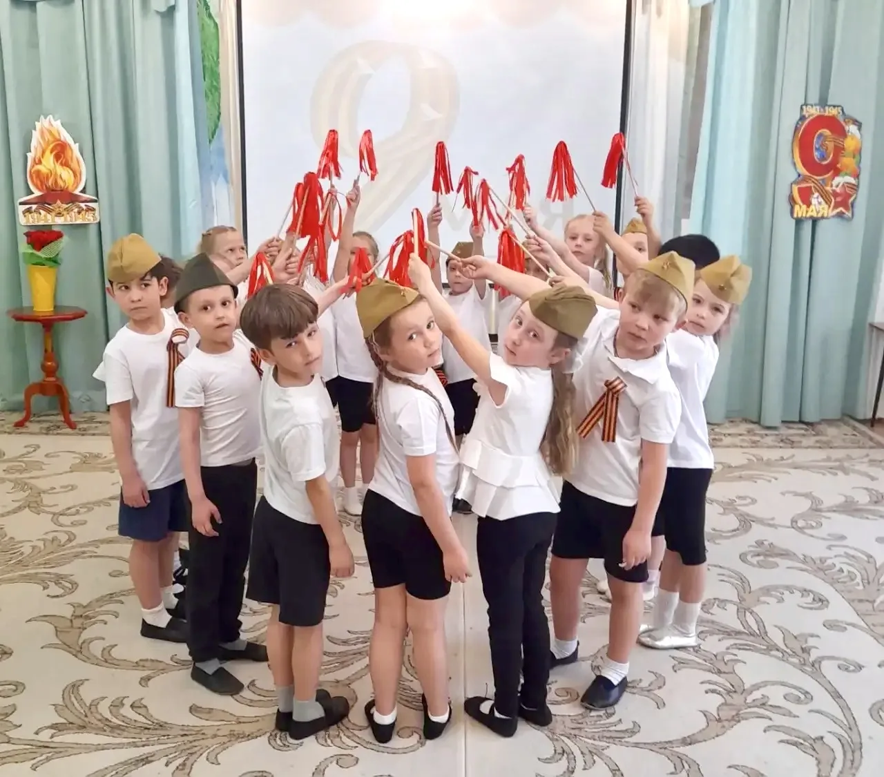 ПОБЕДНЫЙ МАЙ 🎆День Победы отметили в эти дни во всех дошкольных корпусах «Глории».   💫 В преддверии 