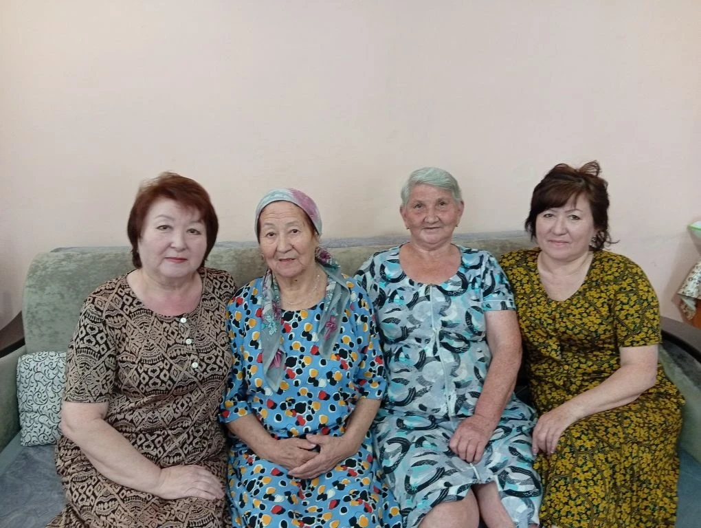 Гафиябану Ахмедова 19 мая встретила свой 75-летний день рождения в кругу родных и близких.