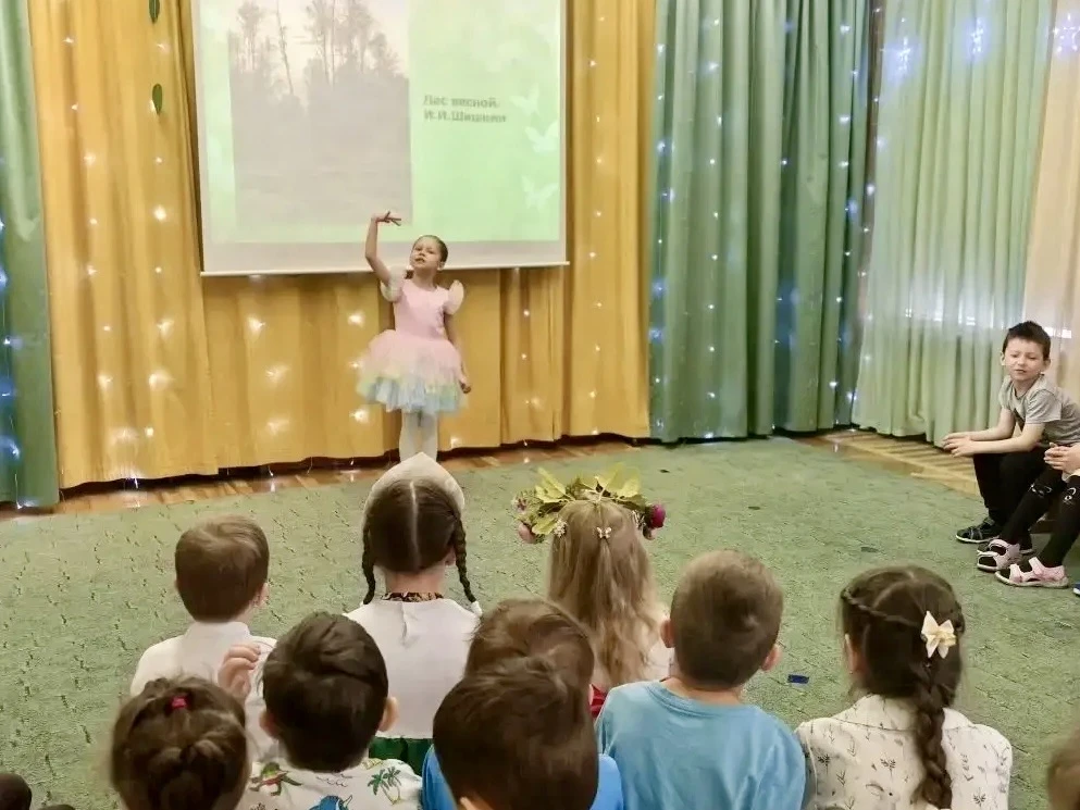 🌿«Весны весёлое дыхание»  В дошкольных корпусах прошёл конкурс чтецов «Весны весёлое дыхание»В нём п