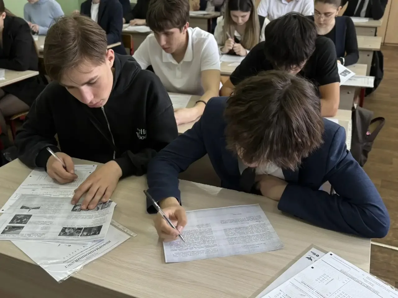🕯️ Помним историю, чтобы строить будущее!  📚Сегодня в стенах нашей школы прошел «Диктант Победы» — м
