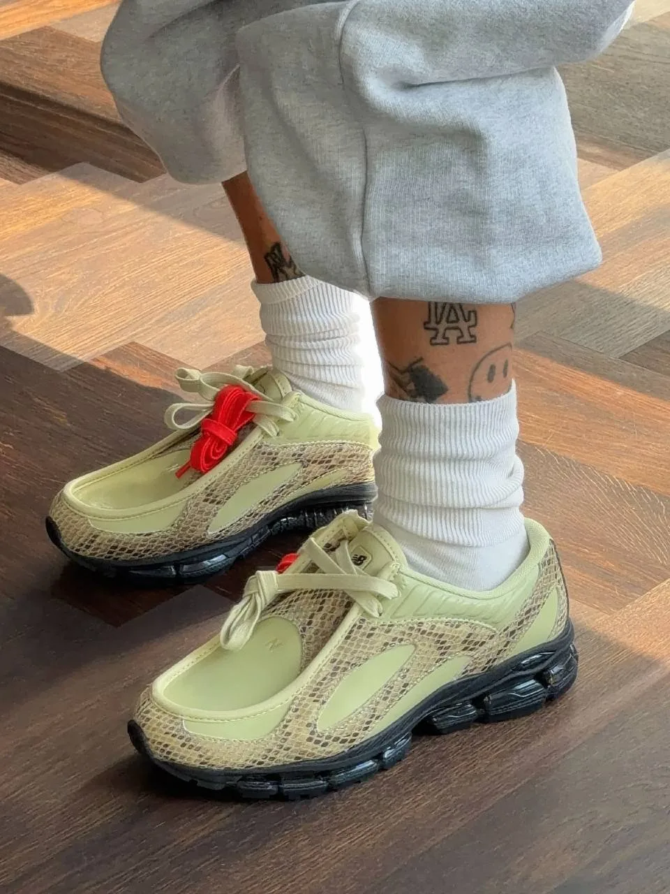А эту расцветку New Balance 1890A можно приобрести уже сейчас 💚🐊