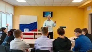 В Новоромановской модельной библиотеке - филиал №14 согласно плана клуба "Голос молодеж...