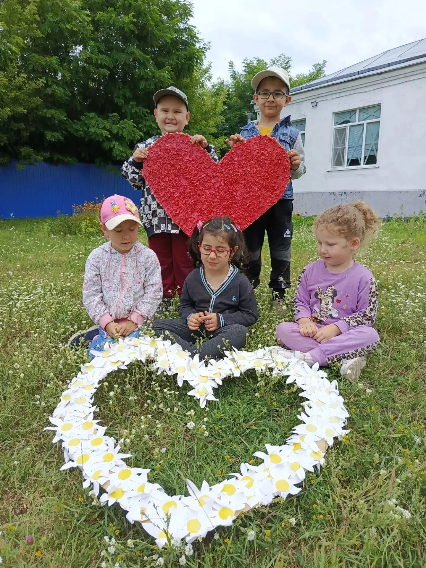 🌼 День семьи, любви и верности 🌼

8 июля в нашем детском саду прошёл тёплый и душевный праздник, п
