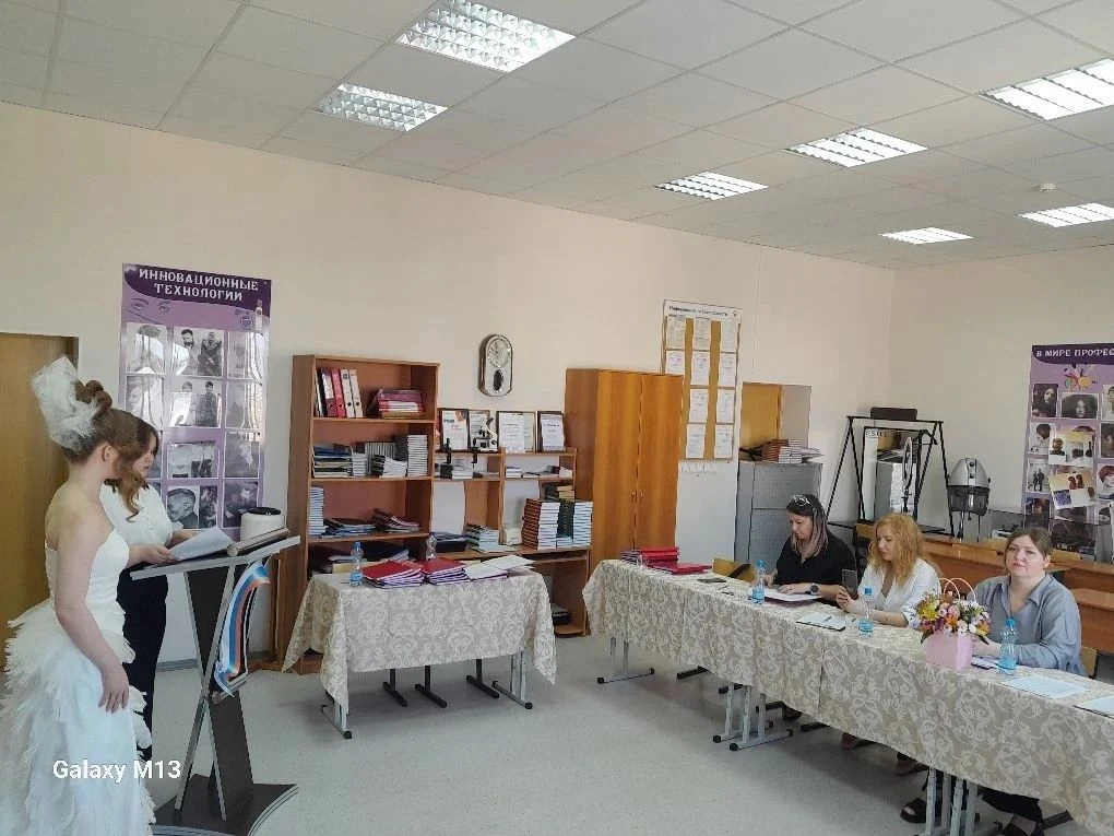🎓 В Няганском технологическом колледже проходят защиты дипломов! 🎓
Уважаемые студенты, преподавате