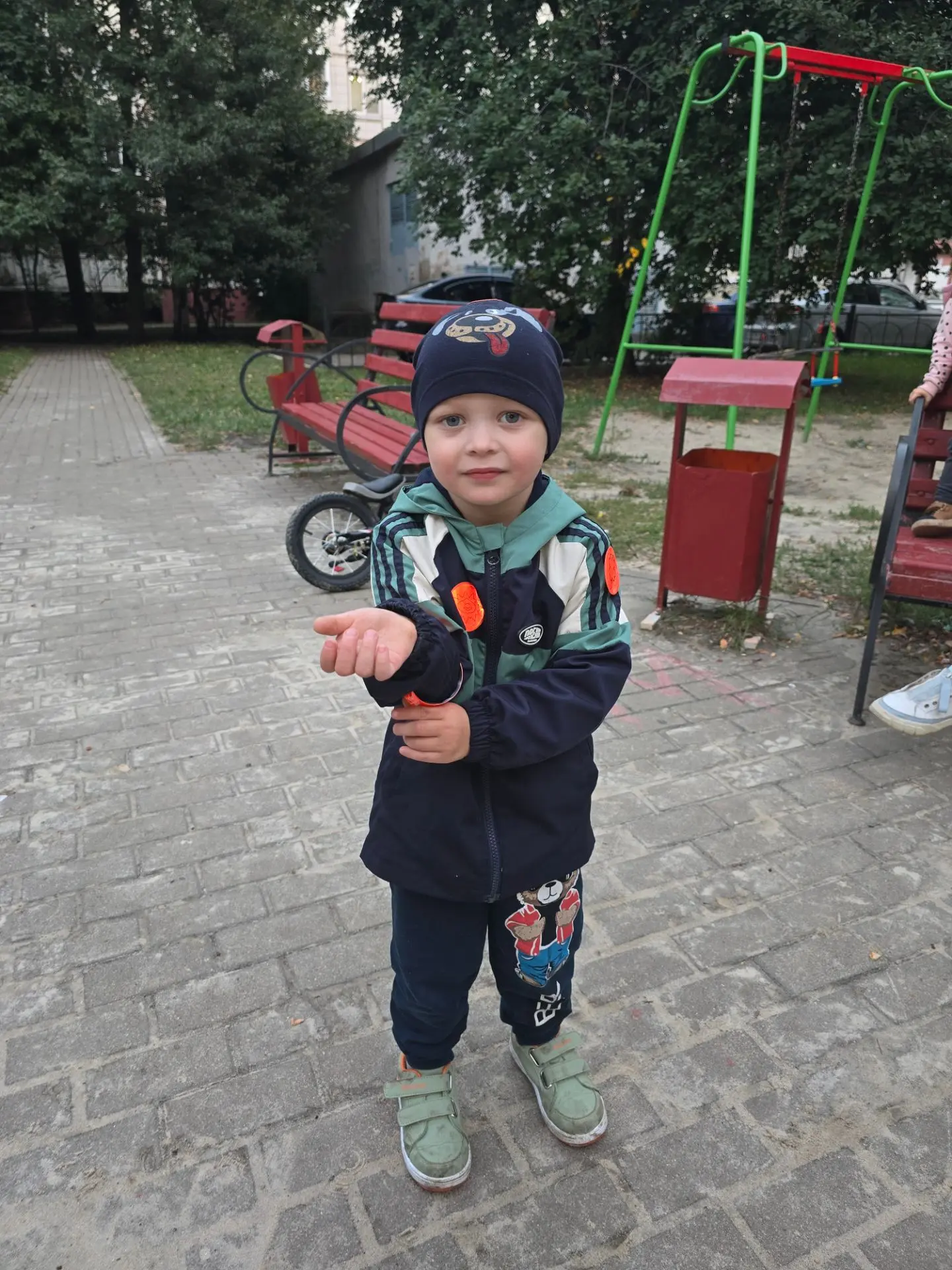 В саду попросили купить светоотражающие элементы на одежду 👍