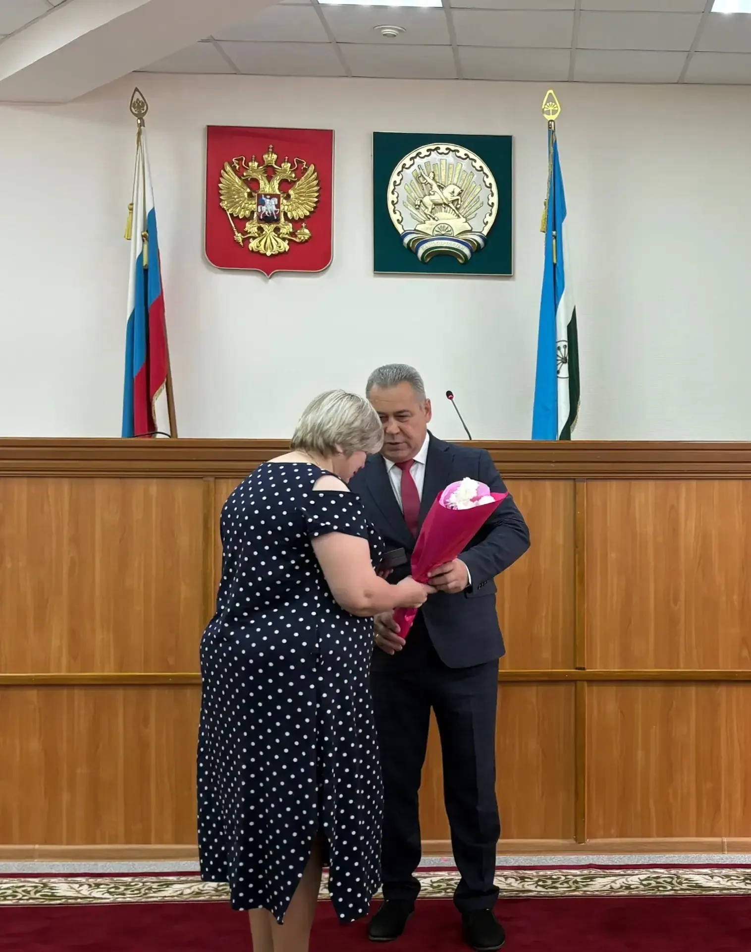 Сегодня на еженедельном оперативном совещании мы собрались, чтобы почтить память и вруч...