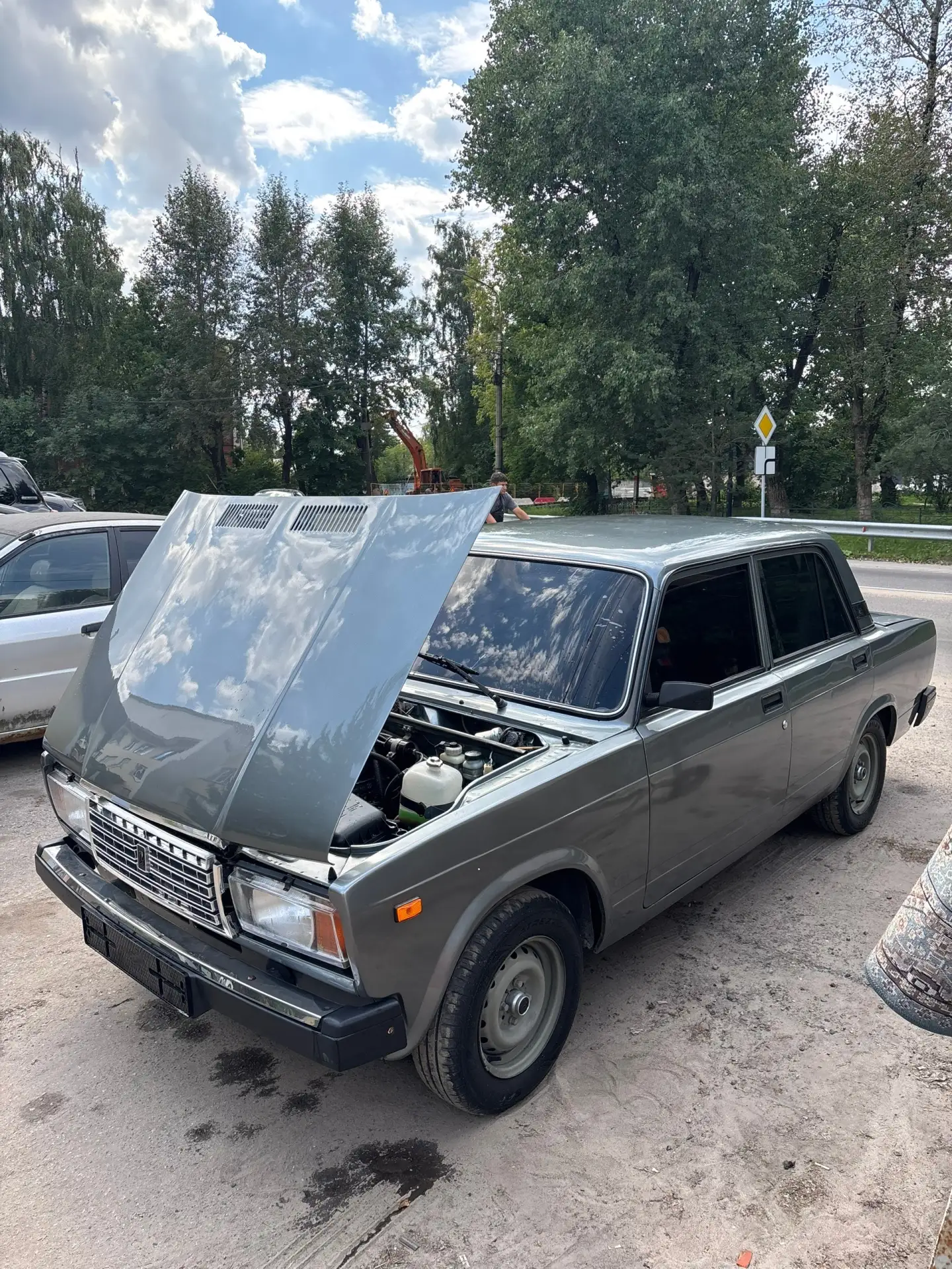 Машина в очень хорошем состоянии, взгляды ловит,полный комплект документов,по ходовке и...