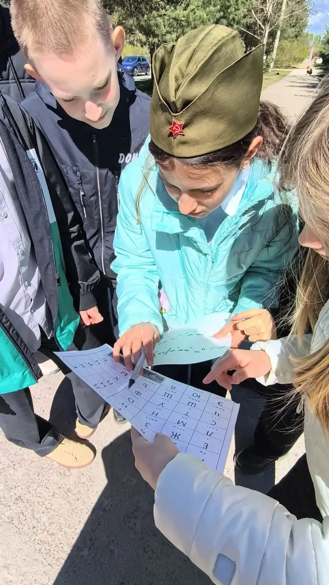 🇷🇺 В преддверии 9 Мая — память в деле!  6 мая учащиеся 5«З» класса приняли участие в настоящем «Мара