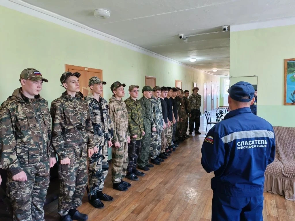 🗣️ Спасатели Чановского ПСО провели серию уроков безопасности для подростков  Сотрудники Чановского 