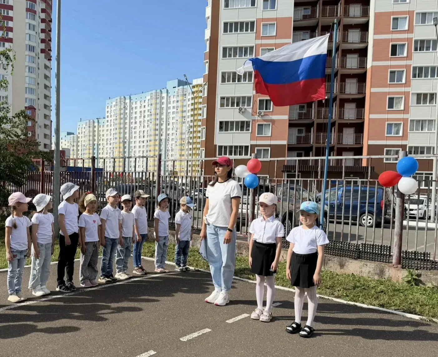 🇷🇺 С Днём России! Сегодня, 12 июня, мы отмечаем главный праздник нашей великой страны! 🇷🇺

Росси